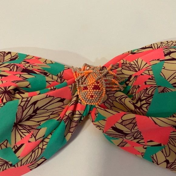 Two bathing suits - Picture 3 of 13